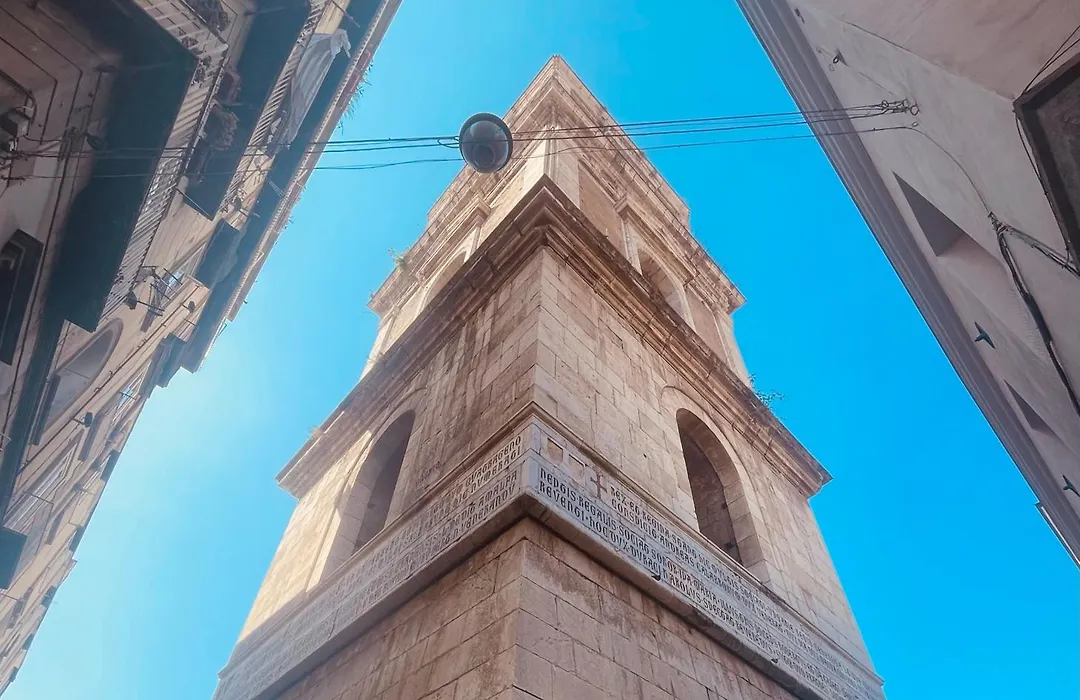 Ai Piedi del Campanile-1